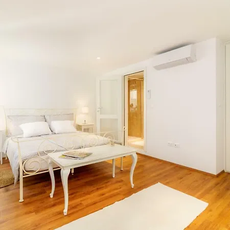 Felix Apartment *