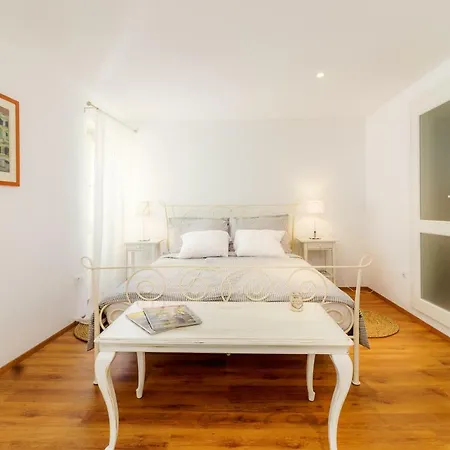 Felix Apartment *